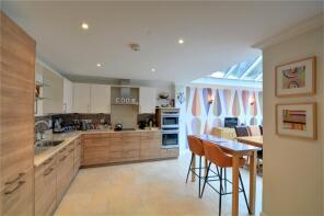 Tullecombe, Coombe Road, Hill Brow, Liss GU33 7NU