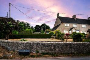 3 Lionsden House, Mill View, Road From East Of Priors Court To West Of School House, Cirencester GL7 7BB