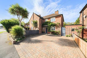42, Copperfield Rise, Addlestone KT15 1AL