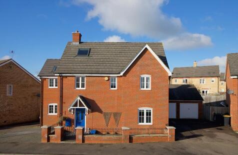 Fiona Way | Bedford | MK41 | refitted & remodelled