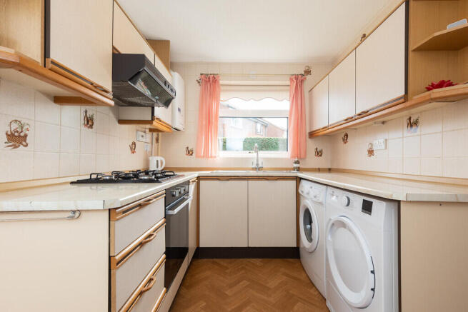 96 Maple Dr - 012