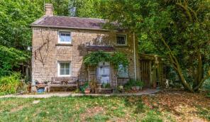 Knapp Cottage, Birdlip Hill, Witcombe, Gloucester GL3 4SL