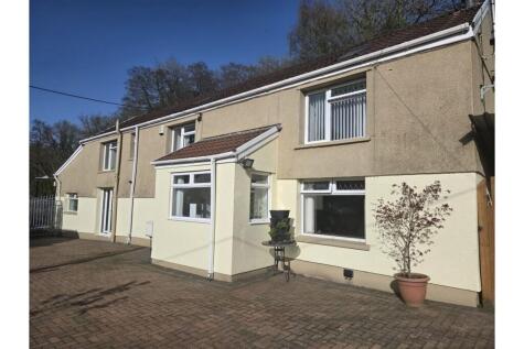 Dan-y-Twyn, Treharris, CF46
