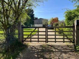 Leverets Barn, 400872 Church View Bungalow To War Memorial Brimpsfield, Gloucester GL4 8LL
