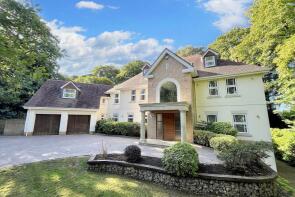 19, Upper Golf Links Road, Broadstone BH18 8BT