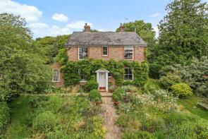 Brooming, Burgh Hill, Etchingham TN19 7PB