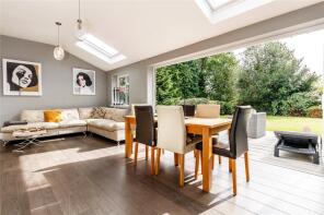 10, Sefton Paddock, Slough SL2 4PT