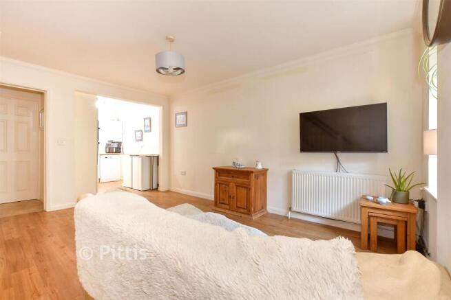 Lounge/Dining Area