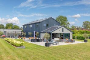 The Barn, Poulhurst Farm, Furnace Lane, Brenchley, Tonbridge TN12 7BX