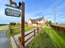 Bearwood Cottage, Stowmarket Road, Stowmarket IP14 5HJ