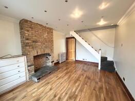 10, New Cottages, Wennington Road, Wennington, Rainham RM13 9DR