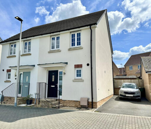 2 Bedroom semi-detached House