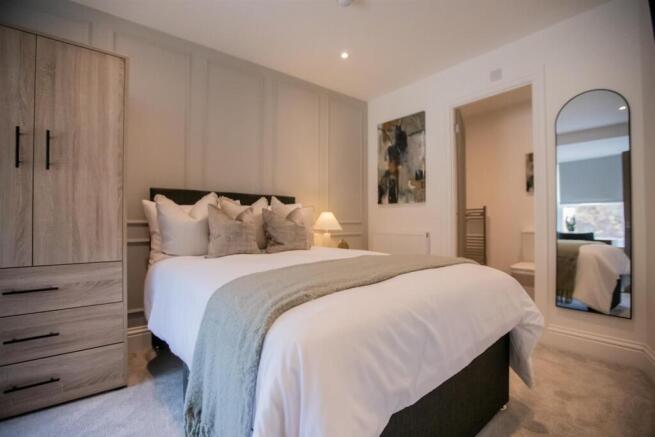 Room2(a).jpg