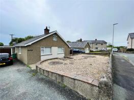 5 Bryn Coed, Cae Capel, Pwllheli LL53 6TE
