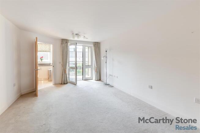 8657168-interior01.jpg