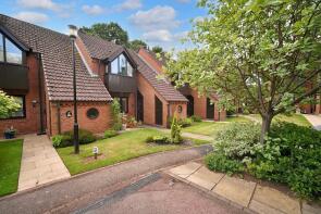 30, Highgrove, Wolverhampton WV6 8LQ
