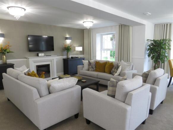 Owners Lounge1.JPG