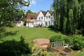 Dell, Nuthurst Street, Horsham RH13 6LH