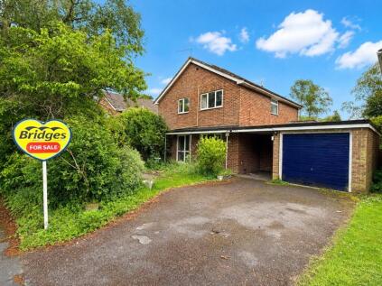 Dinorben Close, Fleet, Hampshire, GU52