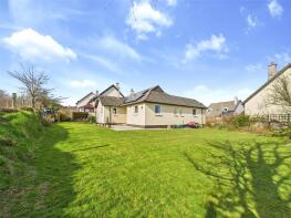 24, Ford Crescent, Holsworthy EX22 7QR