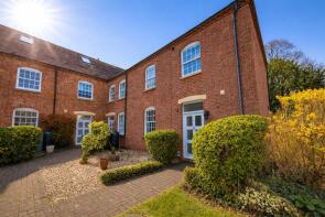9, Strensham Court Mews, Russell Drive, Worcester WR8 9LR