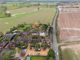 18, Cedar Tree Farm, Fosse Way, Leamington Spa CV31 1XQ
