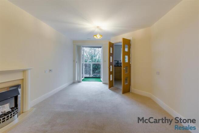 8676155-interior12.jpg