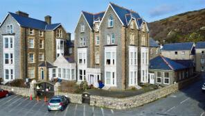 Flat 13, Marine Court, Marine Parade, Barmouth LL42 1NB