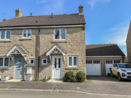 23, Royal Field Close, Chippenham SN14 6DY