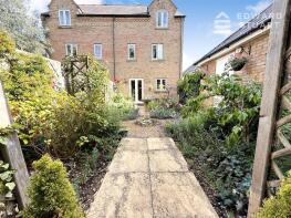 8, Kingsline Close, Peterborough PE6 0DR