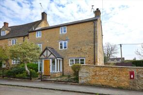 Hathaways, Street To St Kenelms Church, Chipping Norton OX7 4NN