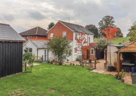 38, Beechfield, Salisbury SP4 0HH