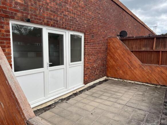 Drovers Croft 47 Patio.JPG