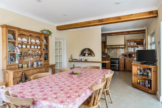 Kitchen Diner.jpg