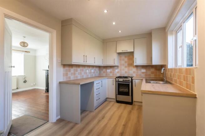 12oakkitchen1.JPG