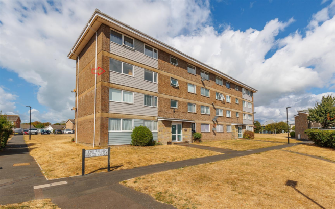 Purpose built apartment block in Cowes