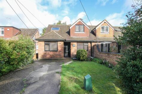 Hook End Road, Hook End