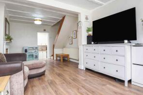 2, Laundry Cottages, Wennington Road, Wennington, Rainham RM13 9DW