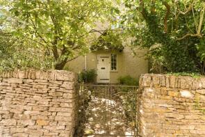 Grey Gables, Marling Close, Amberley GL5 5AQ