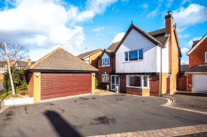 29, The Pines, Lichfield WS14 9XA