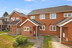 31, Vicarage Road, Halling, Rochester ME2 1BG