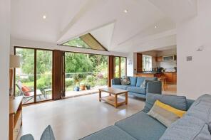 30, Whirlow Grove, Sheffield S11 9NR