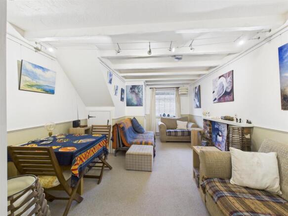 Lounge/diner: