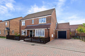 25, Crestwood Close, Northampton NN3 8NR