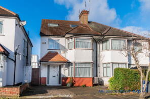 32, Gainsborough Gardens, Golders Green, London NW11 9BL