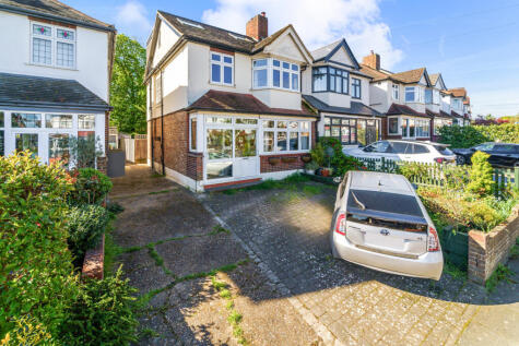 Hillcross Avenue, Morden, SM4