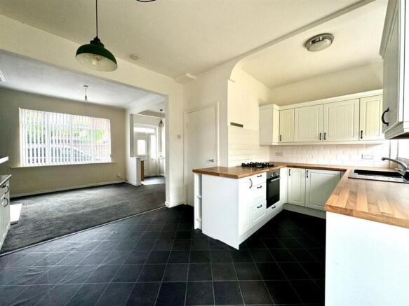 Kitchen pic 1