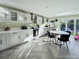 51, Cedar Drive, Dartford DA4 9EW