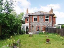 2, Red Houses, Green Street, Marlborough SN8 1RE