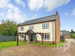 Eastview, Norwich Road, Besthorpe NR17 2LA